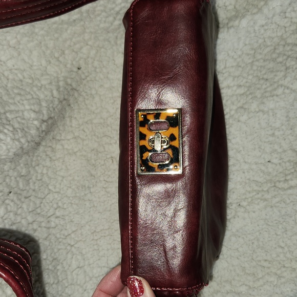 Liz Claiborne Handbag with Lock - Picture 3 of 5